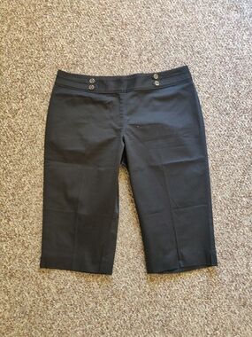 NWT White House Black Market Black Stretch Slim Pedal Pusher 14